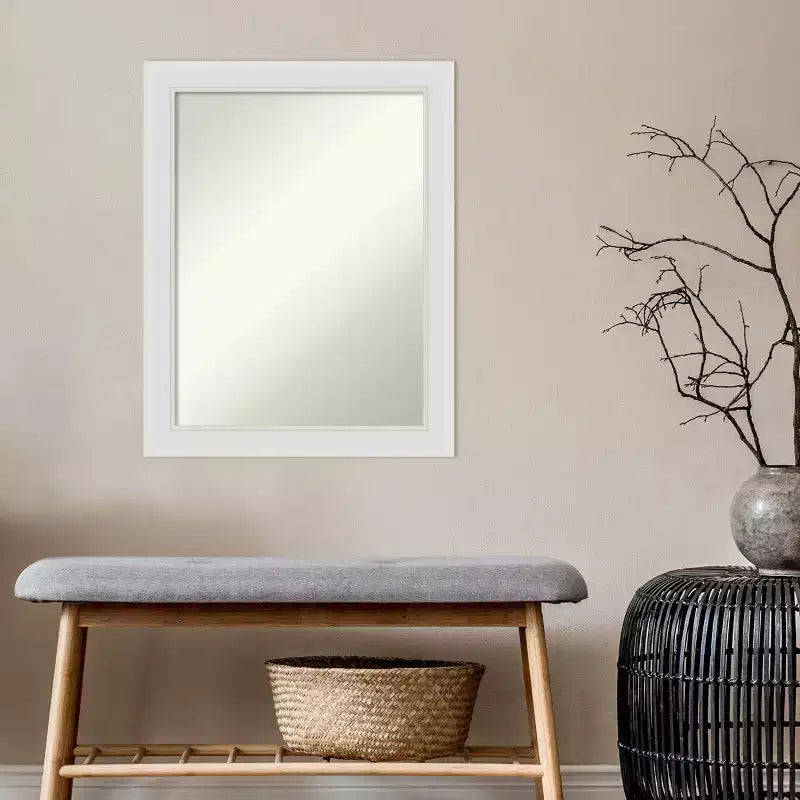 Miroir mural étroit 22x28 pouces - Cadre blanc doux, style moderne