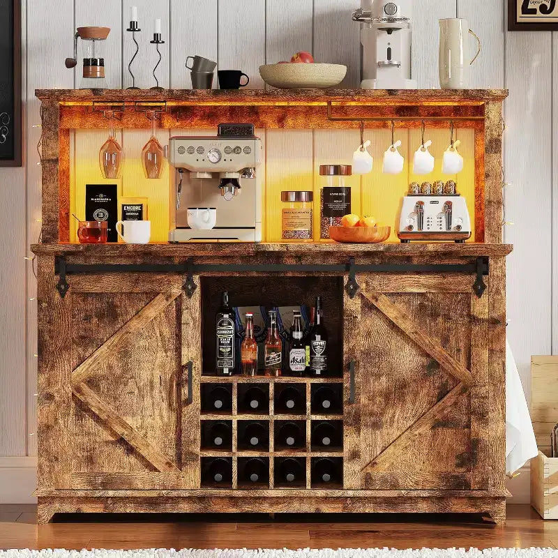Meuble de bar à café de 55 pouces avec porte coulissante de style grange, éclairage d'affichage et concentrateur multifonction, porte-verres à vin pour salle à manger