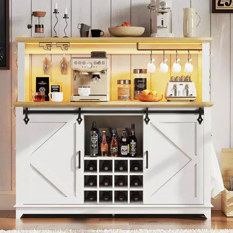 Meuble de bar à café de 55 pouces avec porte coulissante de style grange, éclairage d'affichage et concentrateur multifonction, porte-verres à vin pour salle à manger