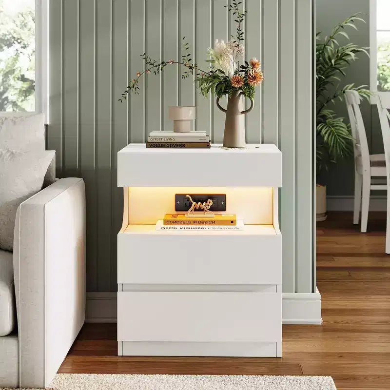 Table de chevet intelligente blanche avec lumières LED contrôlées par application et station de charge, avec 3 tiroirs pour chambre à coucher