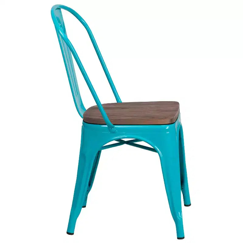 Chaise de bistrot empilable en métal coloré avec assise en bois - Capacité de 227 kg