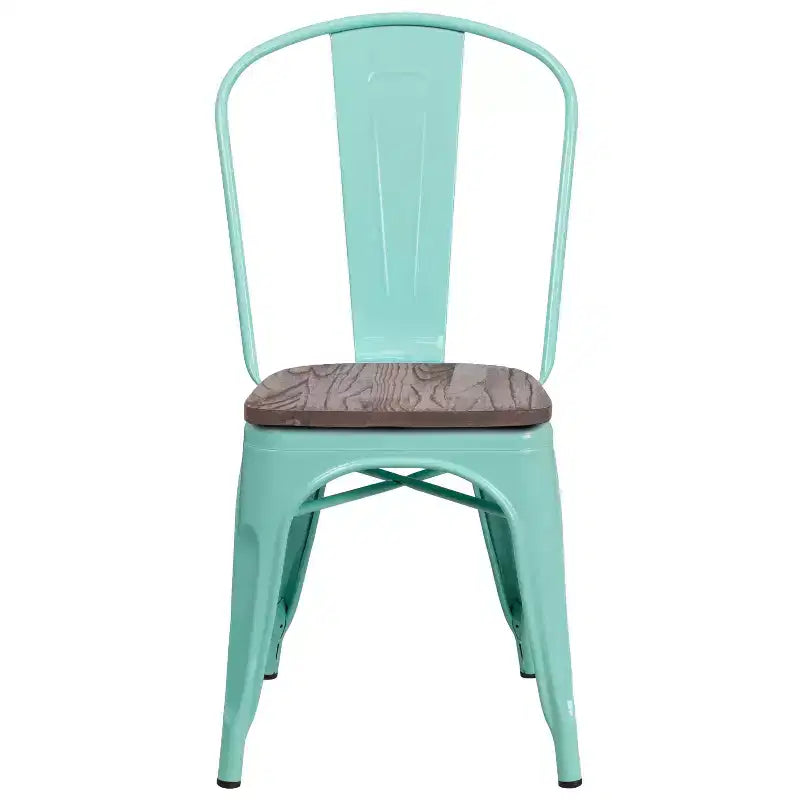 Chaise de bistrot empilable en métal coloré avec assise en bois - Capacité de 227 kg