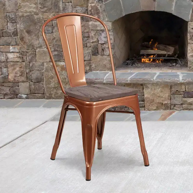 Chaise de bistrot empilable en métal coloré avec assise en bois - Capacité de 227 kg