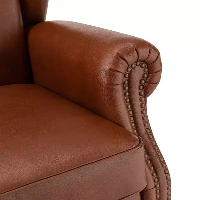 Fauteuil club en cuir véritable de 33 po – Dossier touffeté, garniture cloutée et pieds fuselés en bois