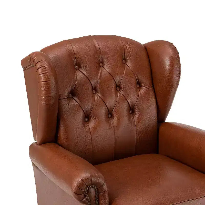 Fauteuil club en cuir véritable de 33 po – Dossier touffeté, garniture cloutée et pieds fuselés en bois
