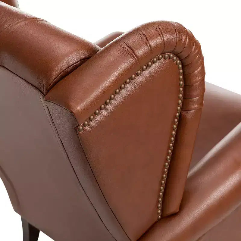 Fauteuil club en cuir véritable de 33 po – Dossier touffeté, garniture cloutée et pieds fuselés en bois