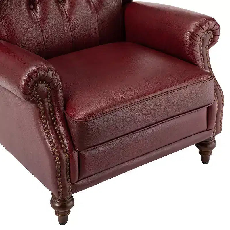 Fauteuil club en cuir véritable de 33 po – Dossier touffeté, garniture cloutée et pieds fuselés en bois
