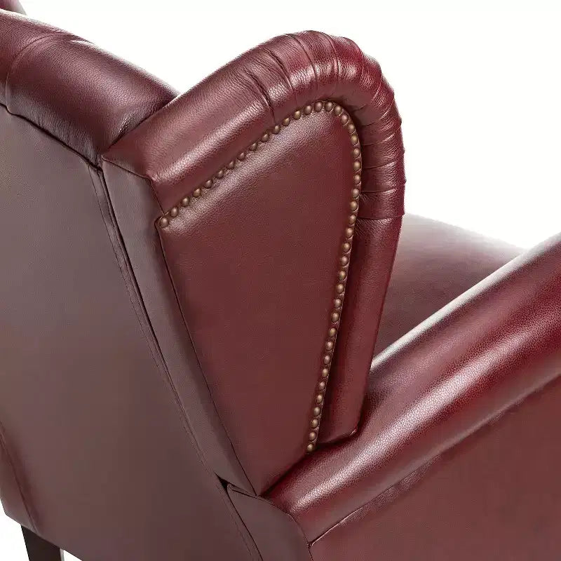 Fauteuil club en cuir véritable de 33 po – Dossier touffeté, garniture cloutée et pieds fuselés en bois