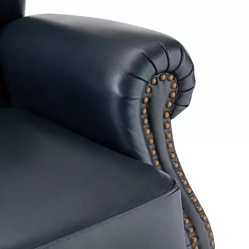 Fauteuil club en cuir véritable de 33 po – Dossier touffeté, garniture cloutée et pieds fuselés en bois