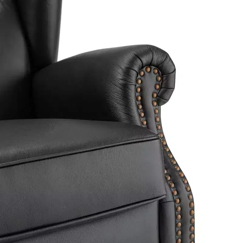 Fauteuil club en cuir véritable de 33 po – Dossier touffeté, garniture cloutée et pieds fuselés en bois