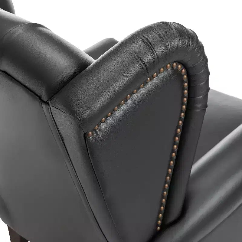 Fauteuil club en cuir véritable de 33 po – Dossier touffeté, garniture cloutée et pieds fuselés en bois